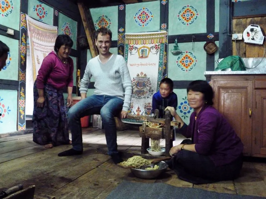 Sfeerafbeelding pasta maken in bhutan 2