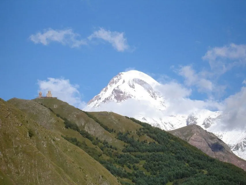 Sfeerafbeelding wie is de mol locatie georgie stepatsminda