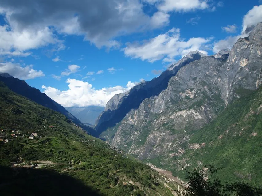 Sfeerafbeelding tiger leaping gorge trek china yunnan