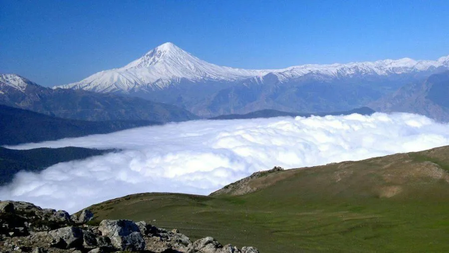 Sfeerafbeelding dimsum reizen iran trekking van filband naar alimestan bouwsteen