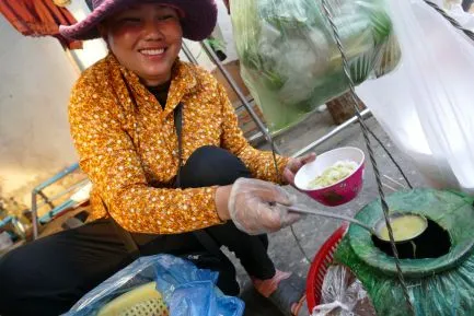 meet_a_local_foodie_tour_en_dineren_bij_mensen_thuis_in_cambodja_dimsum_reizen