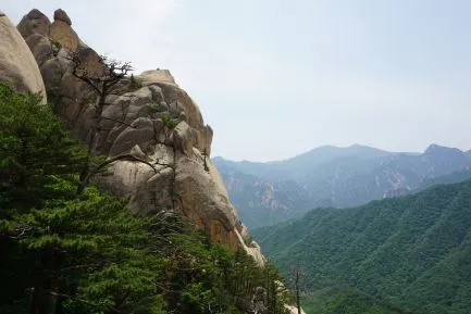 dimsum_reizen_naar_zuidkorea_reisblog_seoraksan_nationaal_park_ulsanbawi_rock